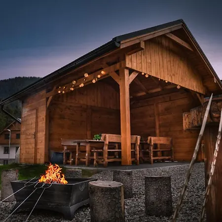 Mm Lucky Lodge *